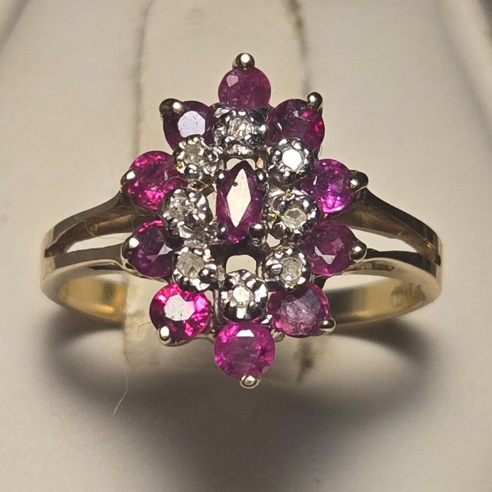 10k Gold Signed Ruby Flower Ring Sz 6.5